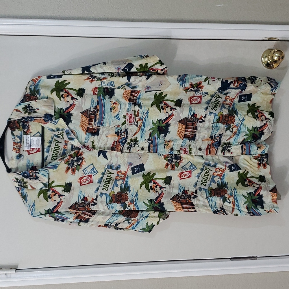 Disney Resort Hawaiian Shirt 100% Rayon